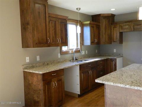 2010 13th Ave NE, Austin, MN 55912 photo 7