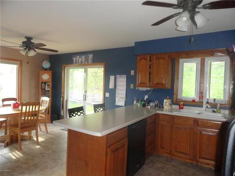 445 Sunnyview Dr, Rollingstone, MN 55969 photo 4