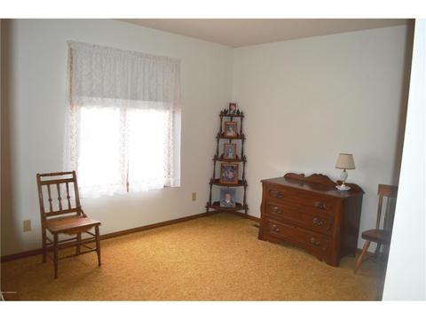 325 5th St SW, Plainview, MN 55964 photo 7