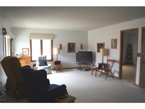 325 5th St SW, Plainview, MN 55964 photo 4