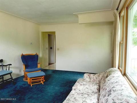 313 S 2nd St, Caledonia, MN 55921 photo 4