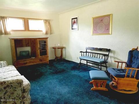 313 S 2nd St, Caledonia, MN 55921 photo 3