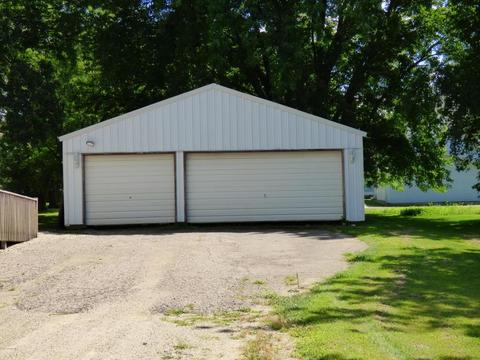 305 Maple St, Lyle, MN 55953 photo 2