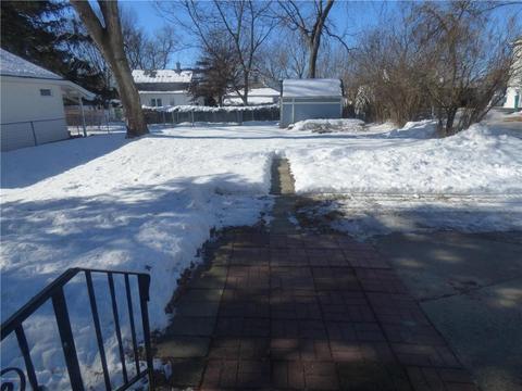 306 7th St SW, Austin, MN 55912 photo 5
