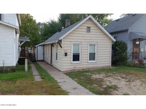 823 E Front St, Winona, MN 55987 photo 1