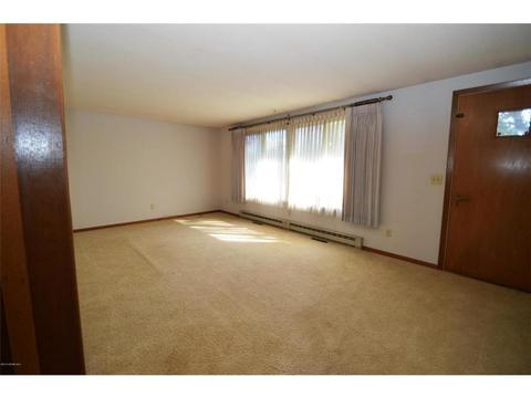 651 E Main St, Le Roy, MN 55951 photo 2