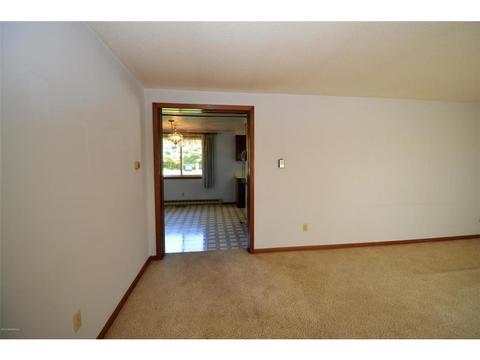 651 E Main St, Le Roy, MN 55951 photo 3