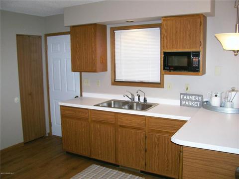 906 9th St E, Albert Lea, MN 56007 photo 10