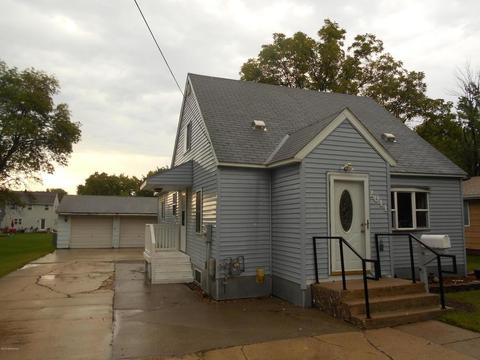 2011 5th Ave NE, Austin, MN 55912 photo 1