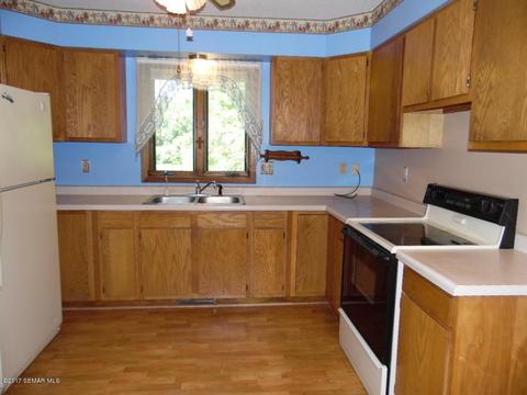 613 E 11th St, Albert Lea, MN 56007 photo 3