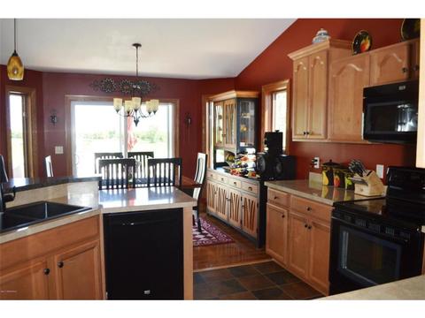 520 4th Ave NE, Plainview, MN 55964 photo 18