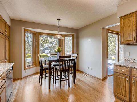 957 Jefferson Ln, Eagan, MN 55123 photo 3