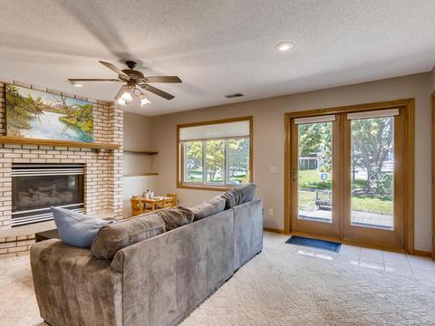 957 Jefferson Ln, Eagan, MN 55123 photo 9