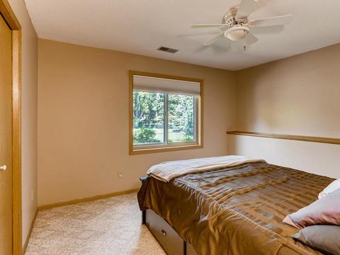 957 Jefferson Ln, Eagan, MN 55123 photo 17