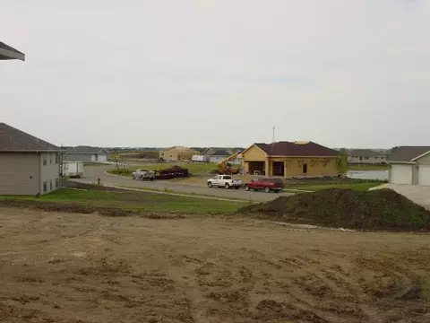 407 Sienna Ct, Marshall, MN 56258