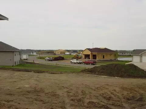 1813 Thunderbird Rd, Marshall, MN 56258