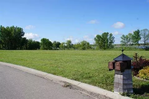 5 Lighthouse Ln, Slayton, MN 56172
