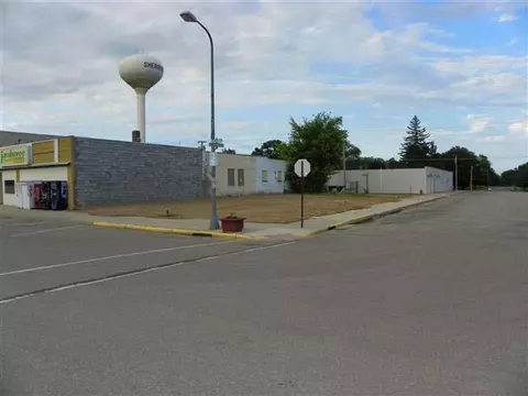 100 N Main St, Sherburn, MN 56171