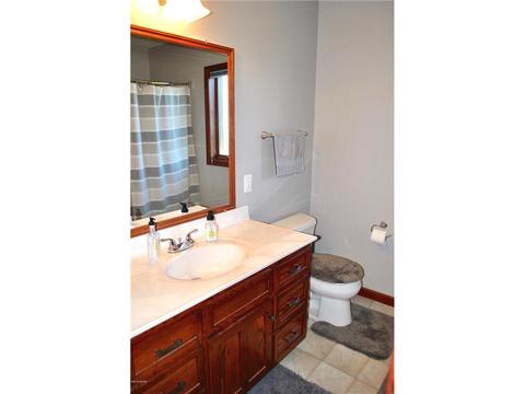 202 E Thomas Ave, Marshall, MN 56258 photo 13