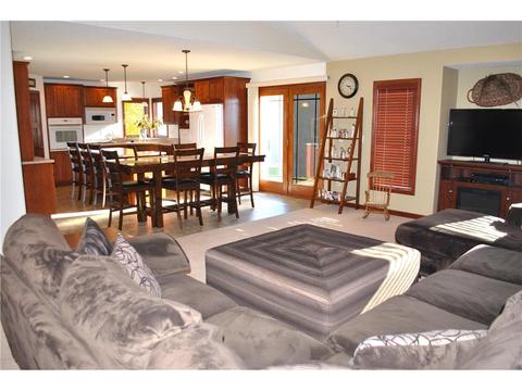202 E Thomas Ave, Marshall, MN 56258 photo 3