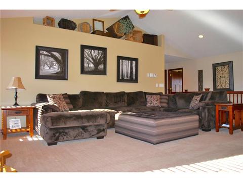 202 E Thomas Ave, Marshall, MN 56258 photo 4