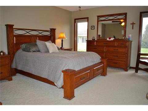 202 E Thomas Ave, Marshall, MN 56258 photo 9