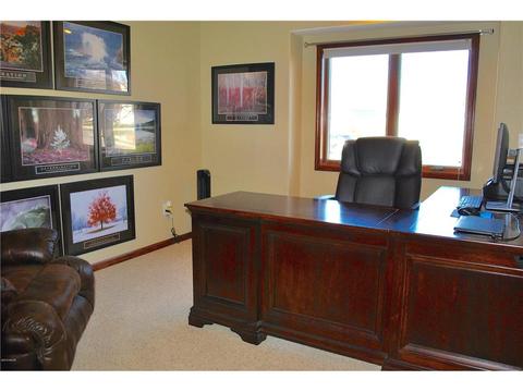 202 E Thomas Ave, Marshall, MN 56258 photo 12