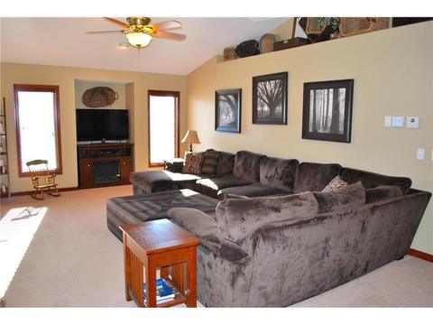 202 E Thomas Ave, Marshall, MN 56258 photo 5