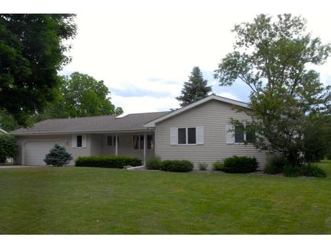 1313 Birch Ave W, Olivia, MN 56277 photo 1