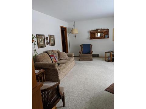 1124 SE Trott Ave, Willmar, MN 56201 photo 5