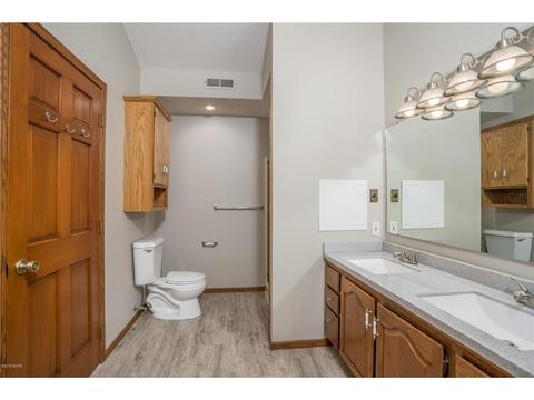 2009 19th Ave SW, Willmar, MN 56201 photo 10