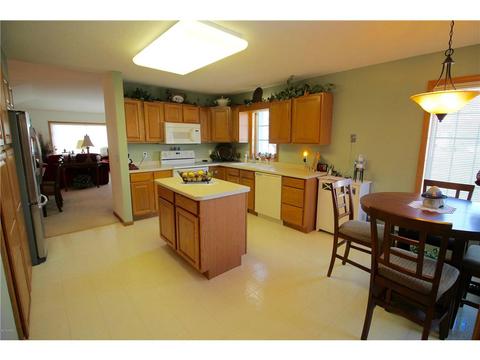 724 24th St SE, Willmar, MN 56201 photo 6