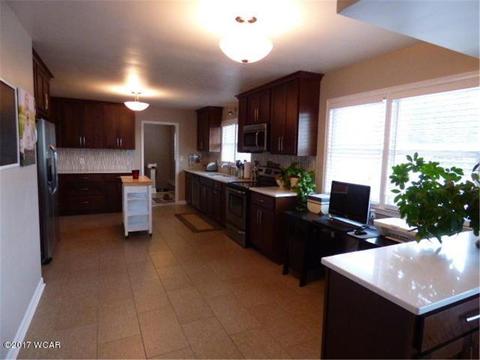 845 Des Moines Dr, Windom, MN 56101 photo 5