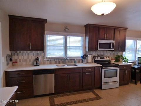 845 Des Moines Dr, Windom, MN 56101 photo 2