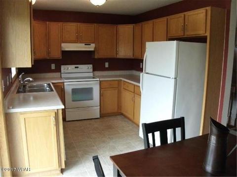 217 Rainbow Dr, Marshall, MN 56258 photo 4