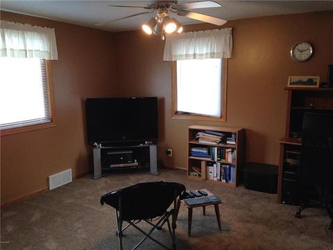 204 Carleton Ave, Morgan, MN 56266 photo 4