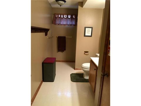 207 E James Ave, Marshall, MN 56258 photo 23