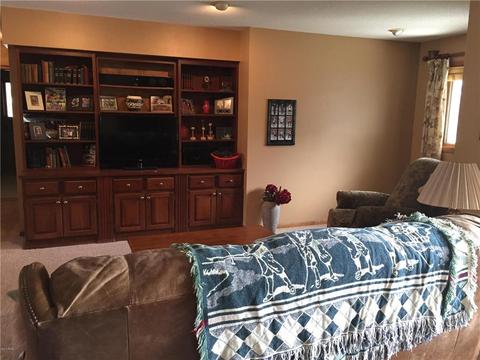 207 E James Ave, Marshall, MN 56258 photo 9