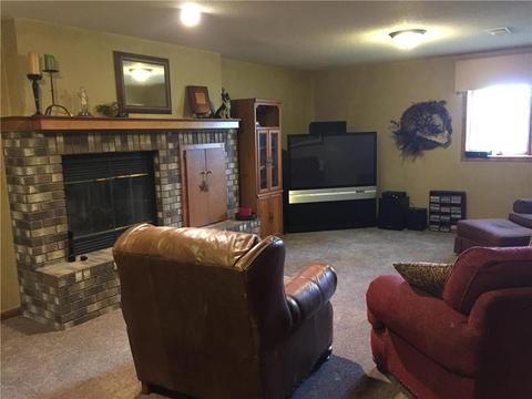 207 E James Ave, Marshall, MN 56258 photo 18