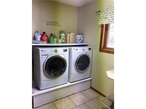 207 E James Ave, Marshall, MN 56258 photo 13