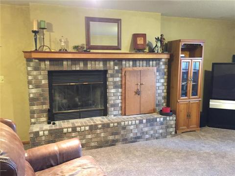 207 E James Ave, Marshall, MN 56258 photo 20