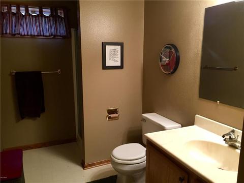207 E James Ave, Marshall, MN 56258 photo 22