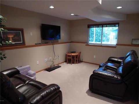 601 Genesis Ave, Marshall, MN 56258 photo 8