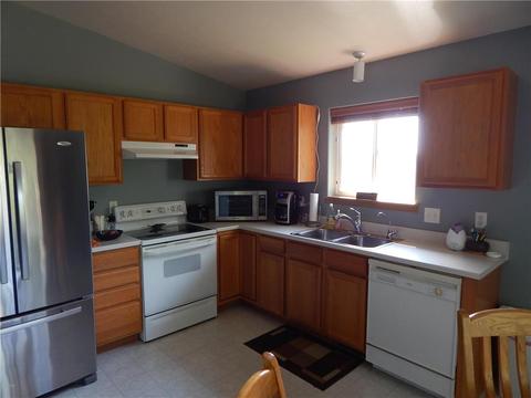 601 Genesis Ave, Marshall, MN 56258 photo 3