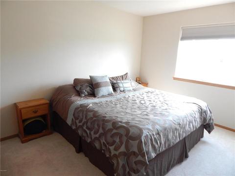 601 Genesis Ave, Marshall, MN 56258 photo 5