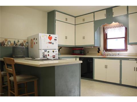 405 S 4 St, Marshall, MN 56258 photo 3