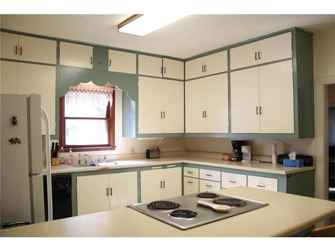 405 S 4 St, Marshall, MN 56258 photo 4