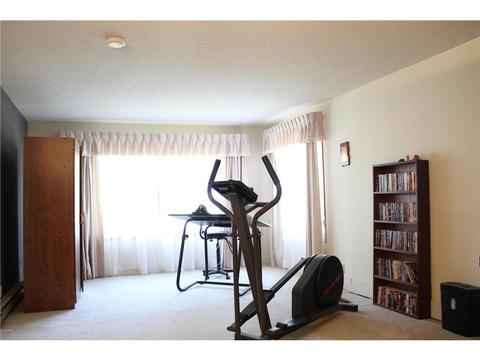405 S 4 St, Marshall, MN 56258 photo 8