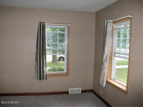 410 Kossuth Ave, Marshall, MN 56258 photo 3