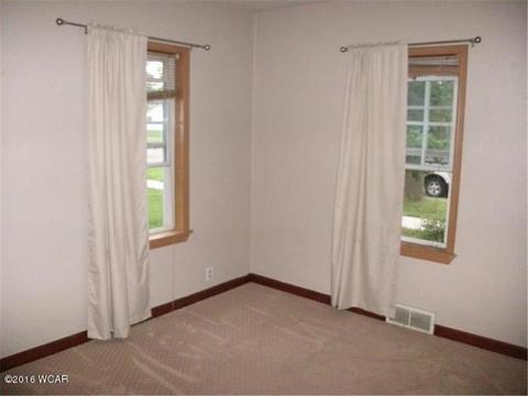 410 Kossuth Ave, Marshall, MN 56258 photo 8
